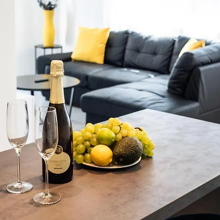 Appartamento Azzurro - With Private Rooftop Jacuzzi *