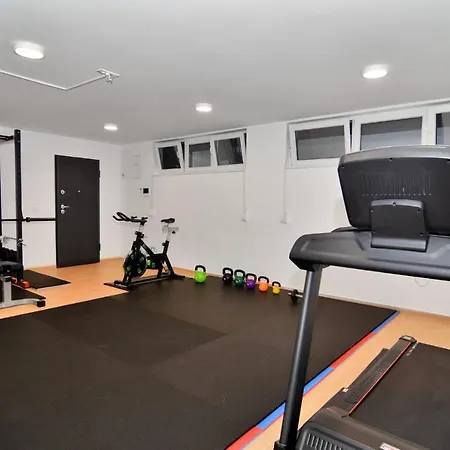 Azzurro - With Private Rooftop Jacuzzi * Zara