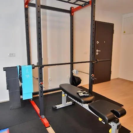 Azzurro - With Private Rooftop Jacuzzi *