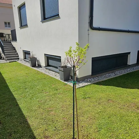 Azzurro - With Private Rooftop Jacuzzi Zara