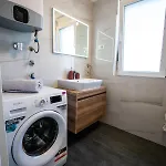 Daire Azzurro - With Private Rooftop Jacuzzi