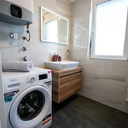 Apartment Azzurro - With Private Rooftop Jacuzzi