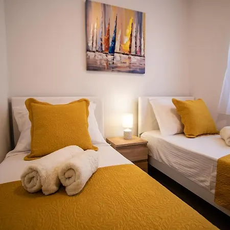 Azzurro - With Private Rooftop Jacuzzi Zadar