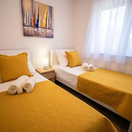 Apartament Azzurro - With Private Rooftop Jacuzzi Zadar