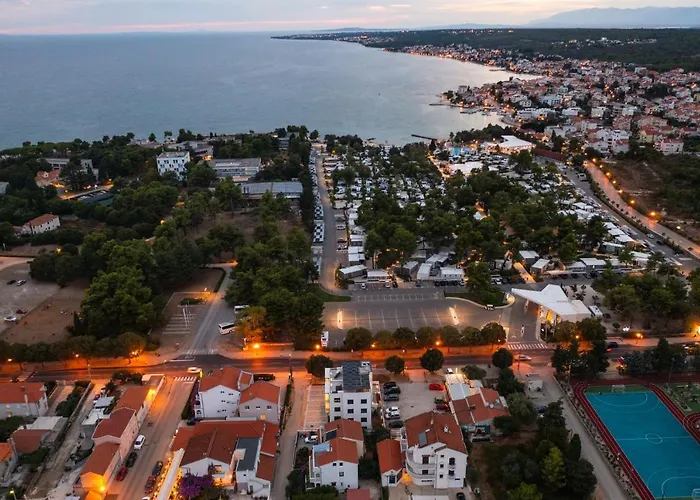 דירה Azzurro - With Private Rooftop Jacuzzi
