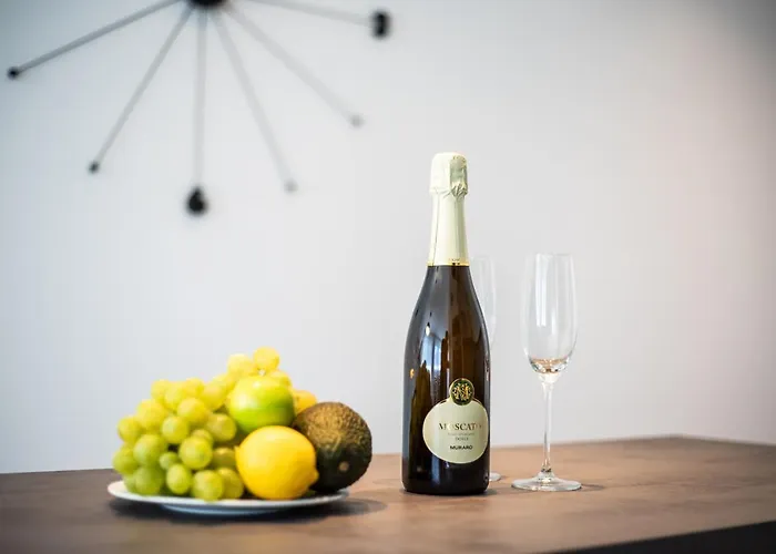 Apartman Azzurro - With Private Rooftop Jacuzzi *