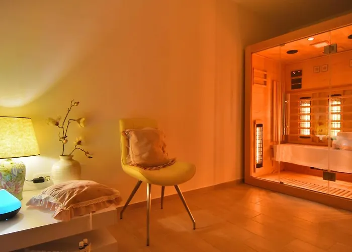 Azzurro - With Private Rooftop Jacuzzi Апартаменты *