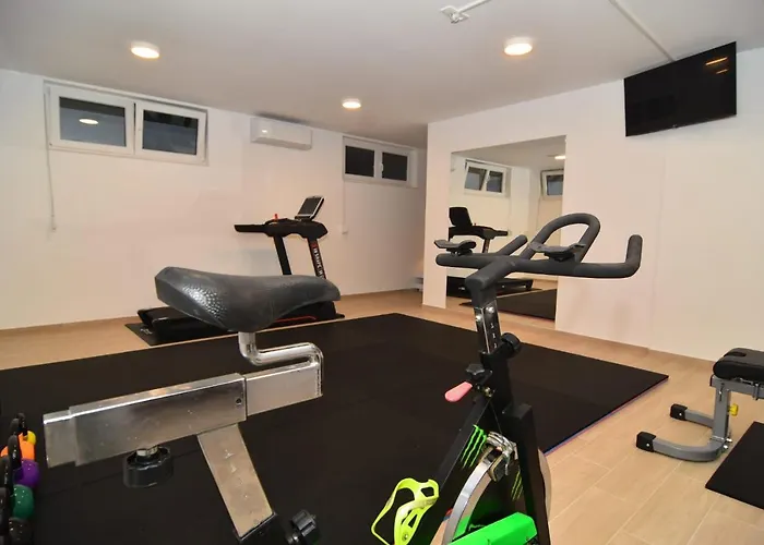 Azzurro - With Private Rooftop Jacuzzi * זאדאר