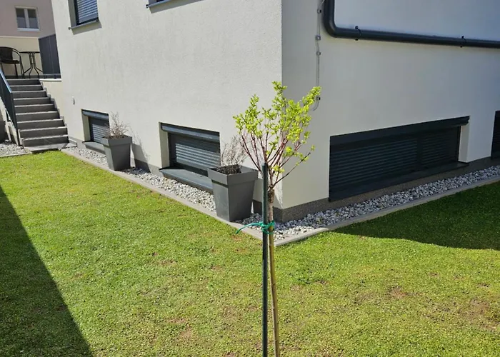 Azzurro - With Private Rooftop Jacuzzi זאדאר